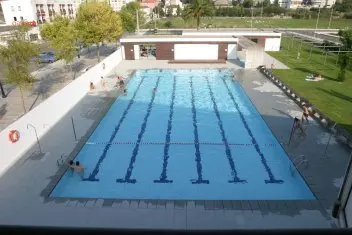 A piscina descuberta do Carregal