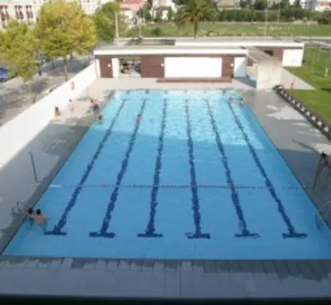 A piscina descuberta do Carregal