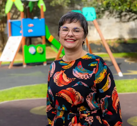 Vanesa Rey nun parque infantil